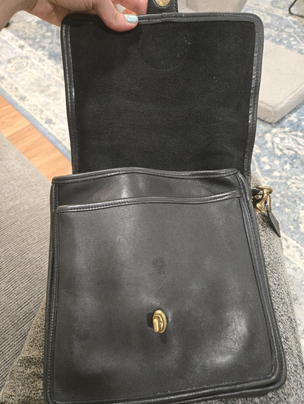 Coach• Vintage Station Black Leather Bag with Gold Accent. M4C 5130 - Picture 5 of 16